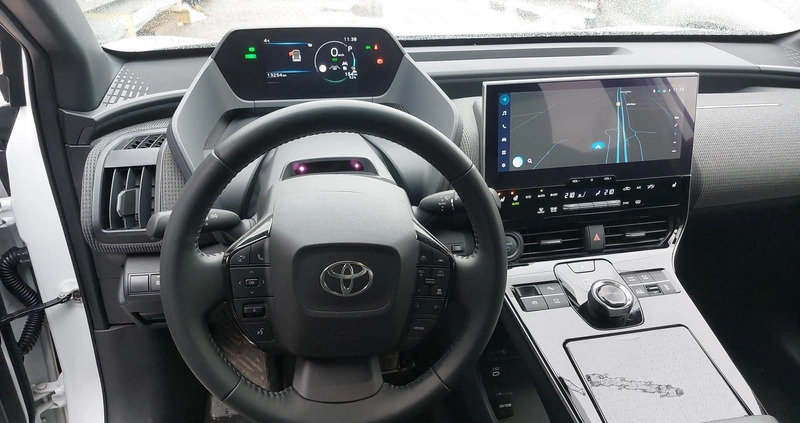Toyota bZ4X cena 179900 przebieg: 15122, rok produkcji 2022 z Nisko małe 352